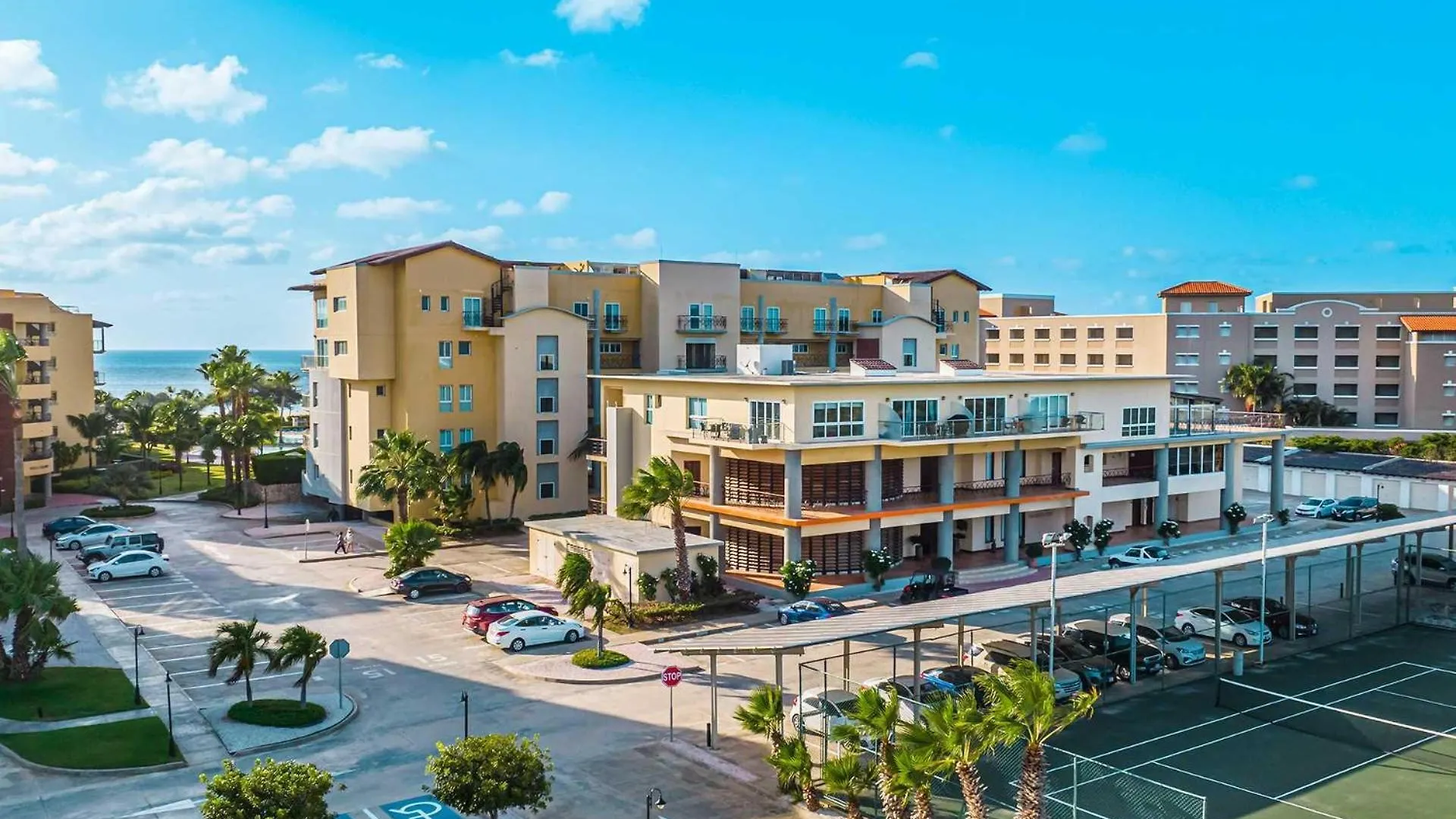 Beachfront - Ocean Comfort 2Br Condo - P216 Παλμ Μπιτς