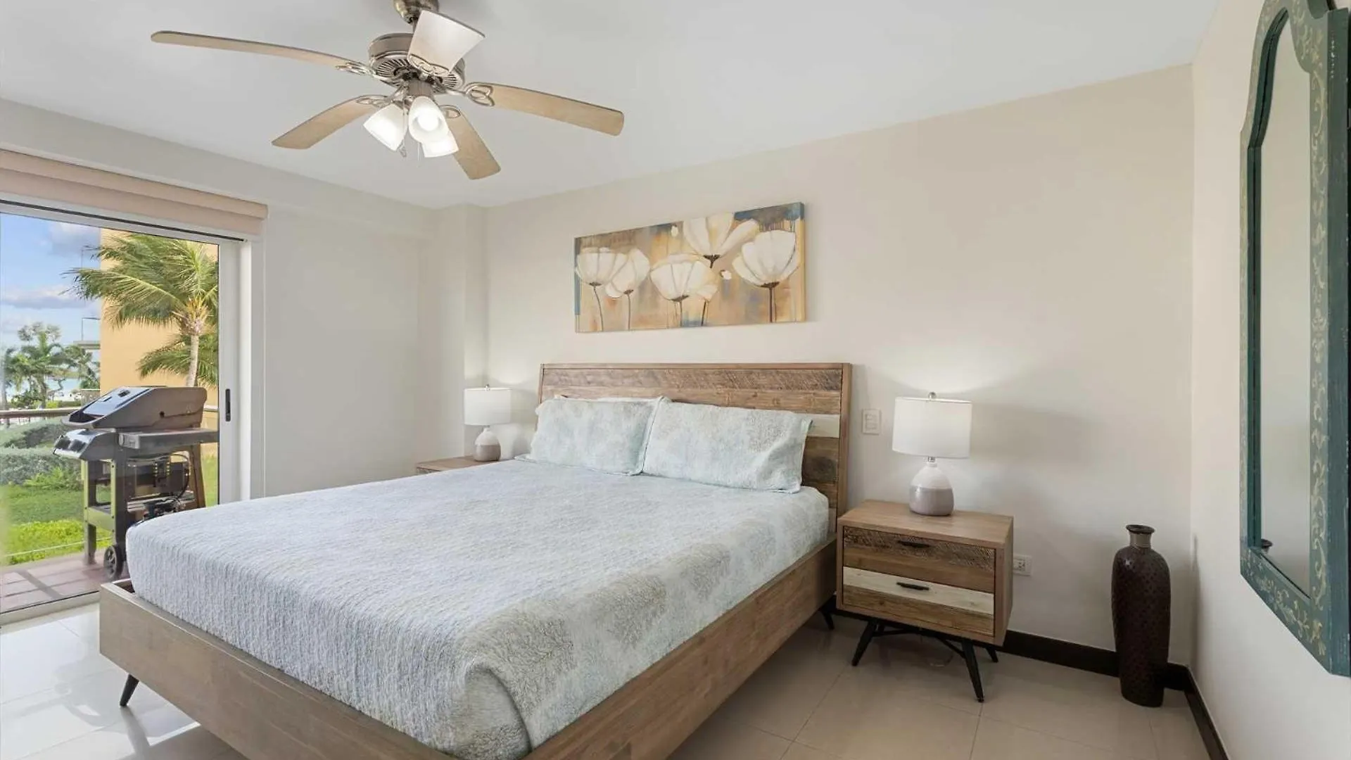 Beachfront - Ocean Comfort 2Br Condo - P216 شاطئ بالم