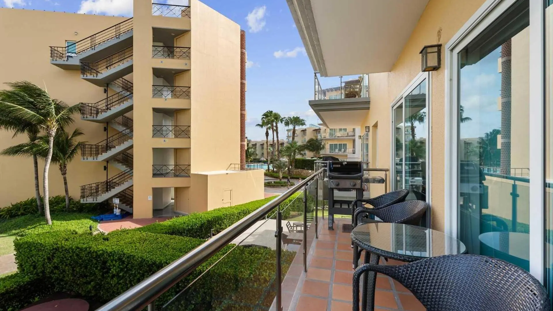 Beachfront - Ocean Comfort 2Br Condo - P216 شاطئ بالم
