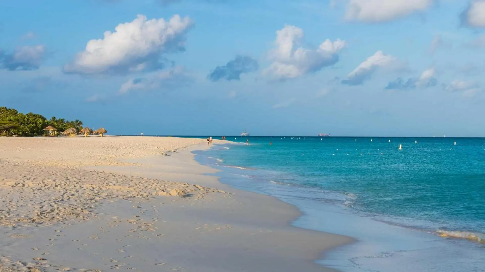 Beachfront - Ocean Comfort 2Br Condo - P216 شاطئ بالم